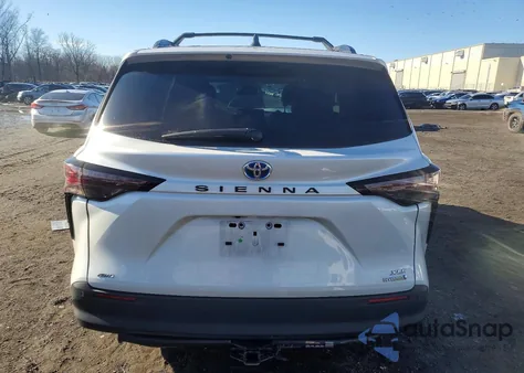 2024 Toyota Sienna Xle from USA, damaged, VIN 5TDJSKFC3RS118128